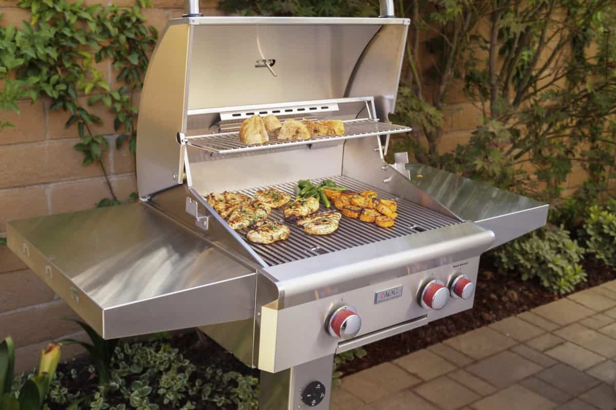 AOG_24NGT_2422-T-Series-Patio-Post-Mount-Grill-Lifestyle-1-scaled