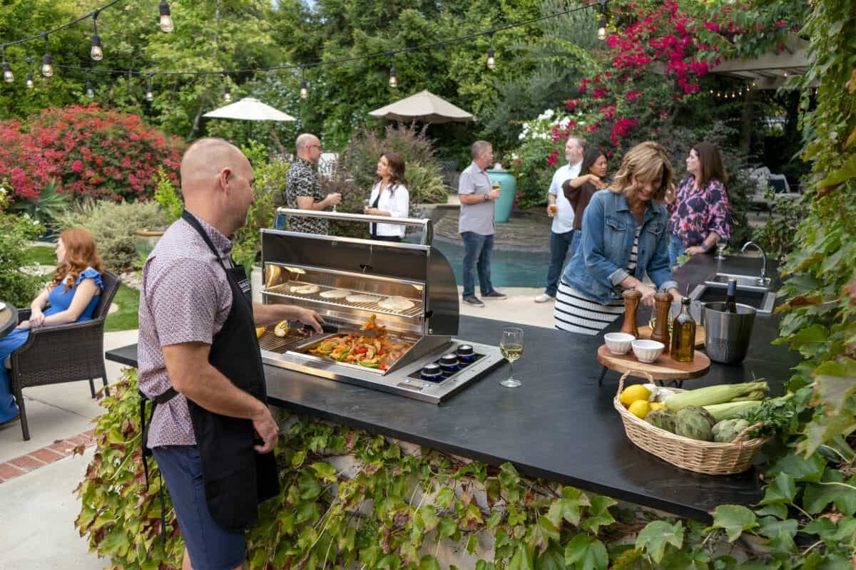 FM_E540d_Drop-In-Grill_Lifestyle-01