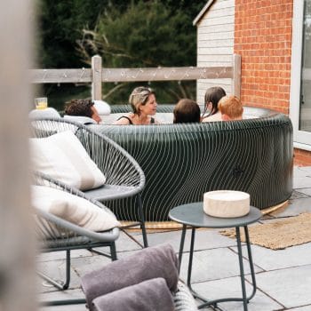 MSPA COMFORT METEOR Hot Tub Round Bubble Spa (6 Bathers) family enjoying the hot tub