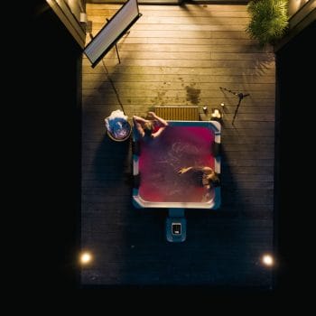 MSpa Frame Series Oslo — Premium 6-Person Portable Hot Tub & Spa Red Light