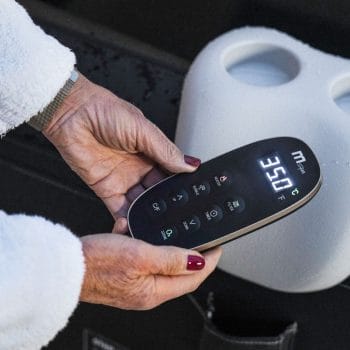 MSPA PREMIUM Portland Hot Tub Bubble Spa (6 Bathers) lifestyle controlers