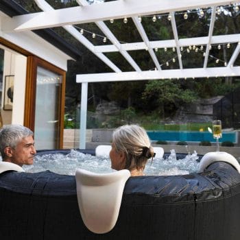 MSPA PREMIUM Portland Hot Tub Bubble Spa (6 Bathers) lifestyle overview of backyard