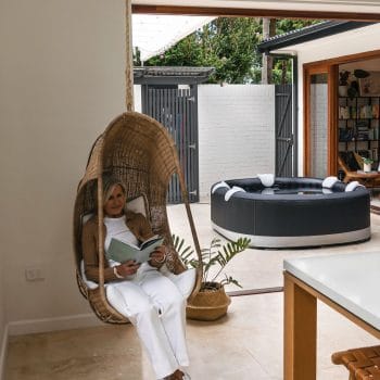 MSPA PREMIUM Portland Hot Tub Bubble Spa (6 Bathers) lifestyle