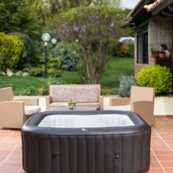 MSPA URBAN VITO Hot Tub Lifestyle photo outside
