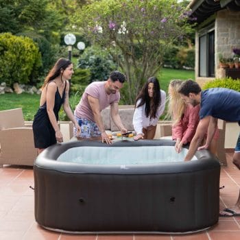 MSPA URBAN VITO Hot Tub Lifestyle photo outside with 5 people
