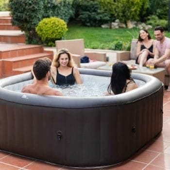 MSPA URBAN VITO Hot Tub Lifestyle photo outside with 5 people