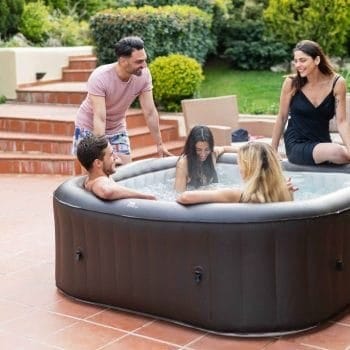 MSPA URBAN VITO Hot Tub Lifestyle photo outside with 5 people