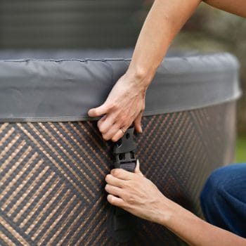 MSPA FRAME Mono Hot Tub Round Bubble Spa Lifestyle photo buckleing