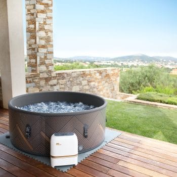 MSPA FRAME Mono Hot Tub Round Bubble Spa Lifestyle photo with chiller