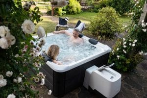 MSpa Frame Series Oslo Hot tub lifestyle photo in backyard