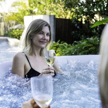 MSPA PREMIUM Soho Hot Tub Bubble Spa (6 Bathers) lifestyle