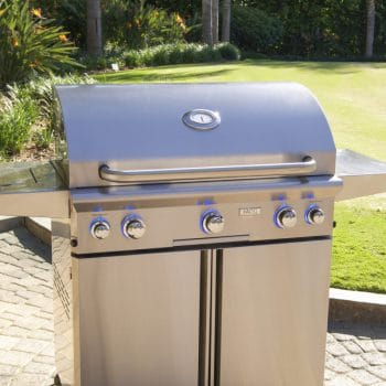 AOG_36PCL_3622-L-Series-Portable-Grill-Lifestyle-1-2018-scaled